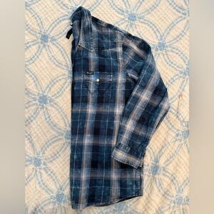 Women’s Wrangler Retro plaid long sleeve snap up shirt LARGE
